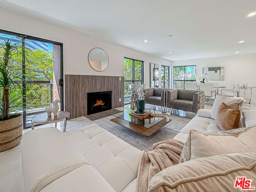 Photo of 1133 5th Street #301, Santa Monica, CA 90403 (MLS # 26651399)