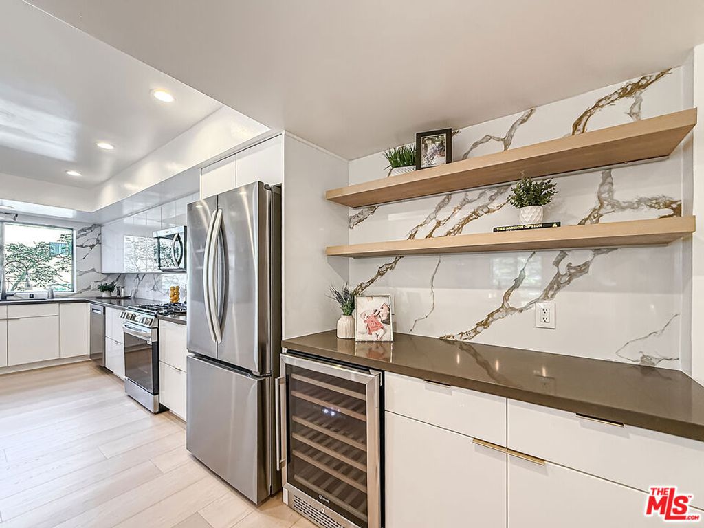 Photo of 1133 5th Street #301, Santa Monica, CA 90403 (MLS # 26651399)