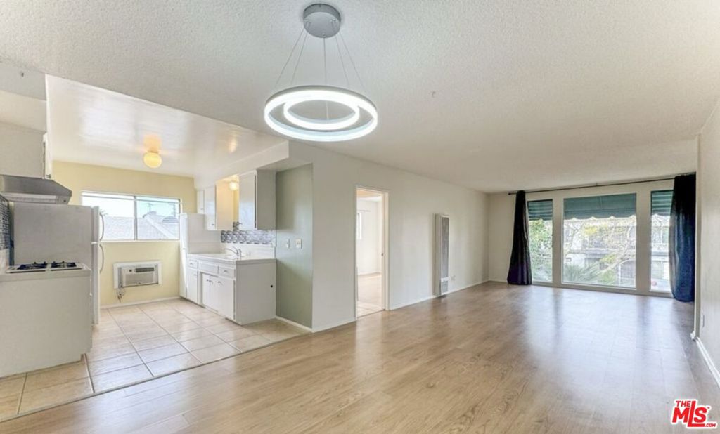 This bright and spacious home features:An open living and dining layout, perfect for entertainingUpdated kitchen with modern finishesOne well-sized bedrooms offering comfort and privacyConvenient in-unit amenities plus garage parkingLocated just moments from Santa Monica Blvd, this home places you near trendy restaurants, cafes, shopping, and nightlife, while still providing a quiet neighborhood feel.