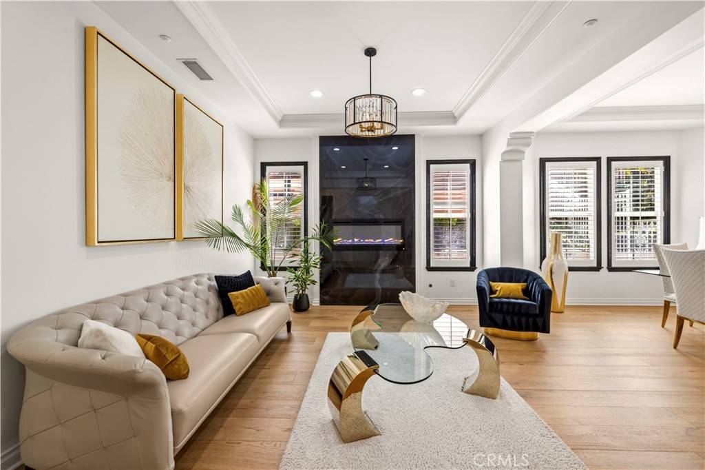 2033 Waterside Circle