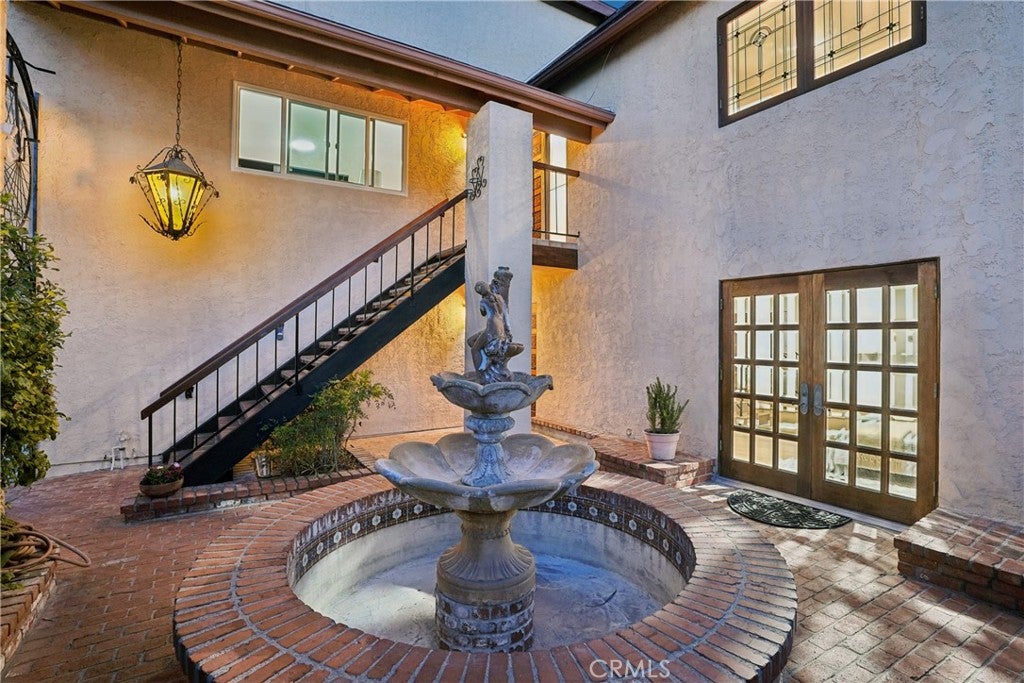 2424 Steed Court