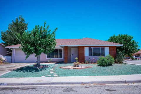 Photo of 1100 W Westmont Avenue, Hemet, CA 92543 (MLS # 219133086DA)