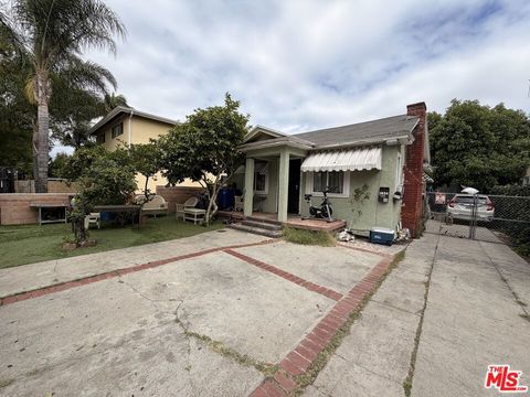 Photo of 1032 N Ridgewood Place, Los Angeles, CA 90038 (MLS # 26732903)