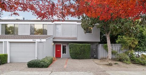 Photo of 916 Menlo Avenue, Menlo Park, CA 94025 (MLS # ML82028966)