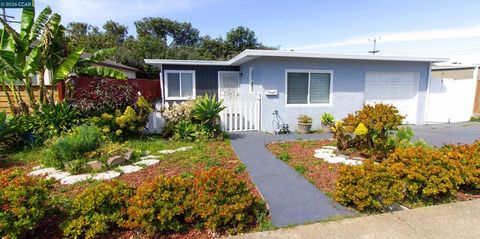 Photo of 2929 Alta Mira Dr Dr, Richmond, CA 94806 (MLS # 41128599)