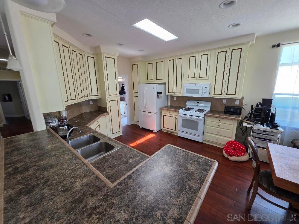 3909 Reche Rd 179