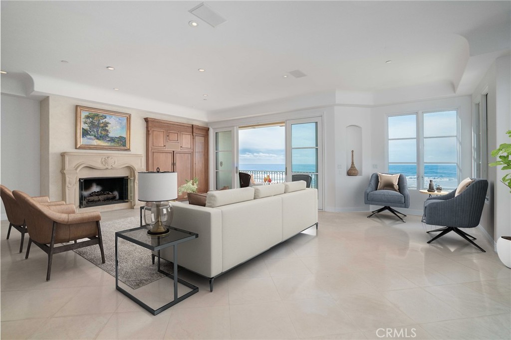 2420 The Strand