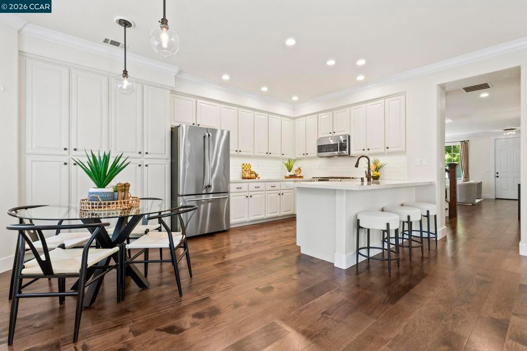 218 Abigail Cir CIR