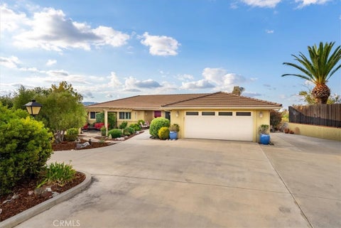 Tiny photo for 725 Renate Way, Paso Robles, CA 93446 (MLS # NS26230784)
