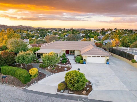Photo of 725 Renate Way, Paso Robles, CA 93446 (MLS # NS26230784)