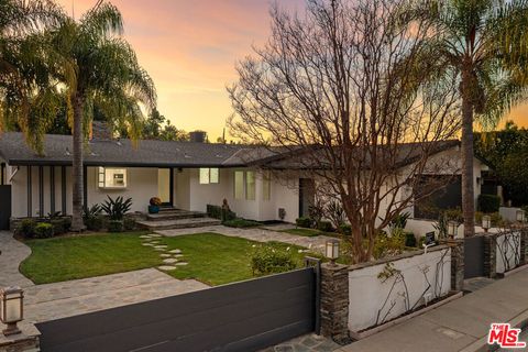 Photo of 3761 Sheridge Drive, Sherman Oaks, CA 91403 (MLS # 25627415)