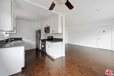 Photo of 7550 Fountain Ave #10, West Hollywood, CA 90046 (MLS # 26650515)