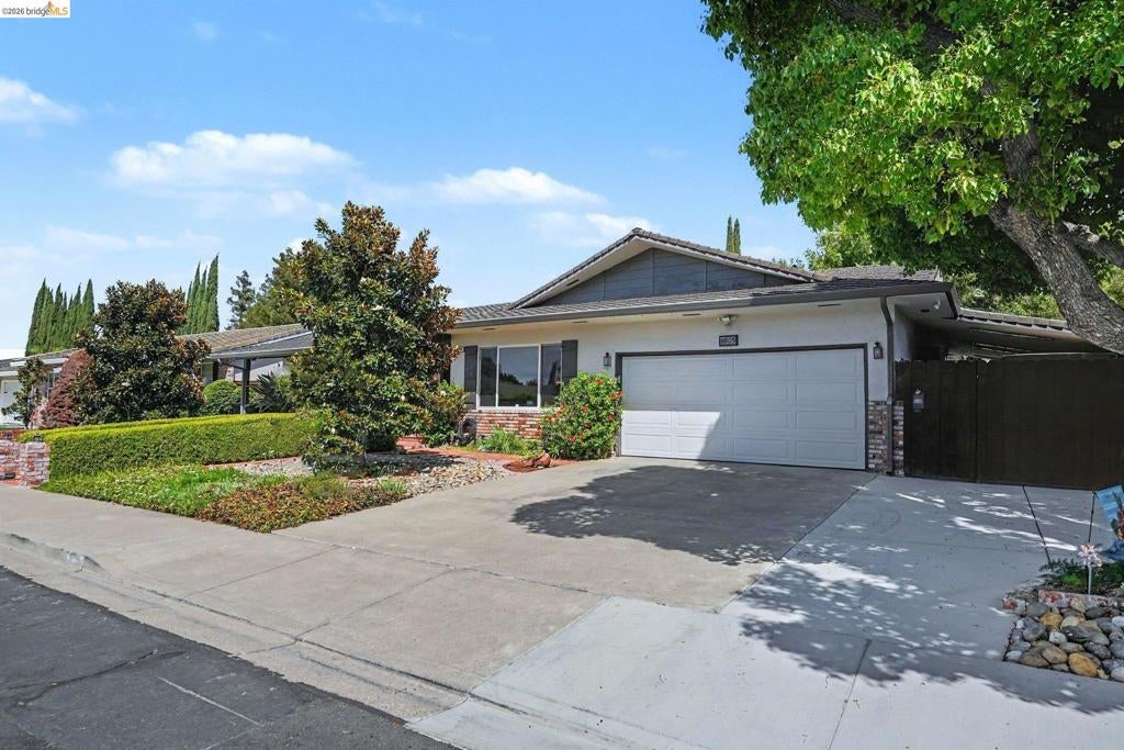 4005 Rimrock Dr