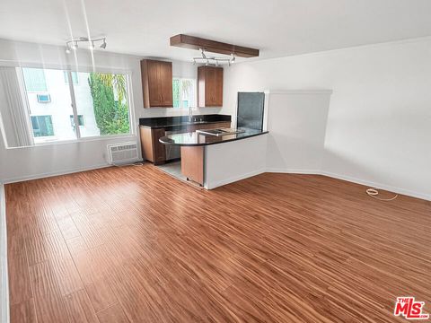 Photo of 972 Larrabee Street #221, West Hollywood, CA 90069 (MLS # 26832477)