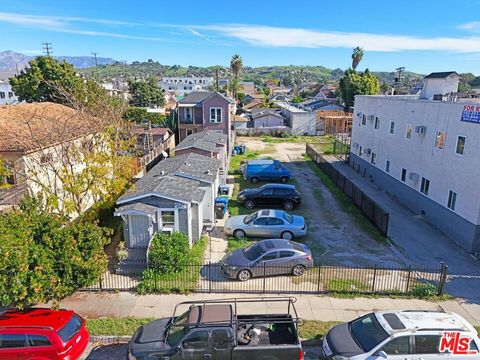 Photo of 214 S Avenue 18 Ave, Los Angeles, CA 90031 (MLS # 26641345)