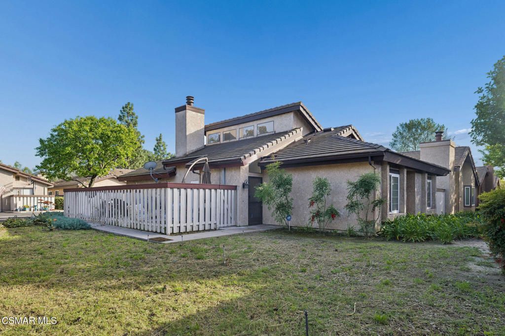 Photo of 499 Sobre Colinas Place, Camarillo, CA 93012 (MLS # 226000969)