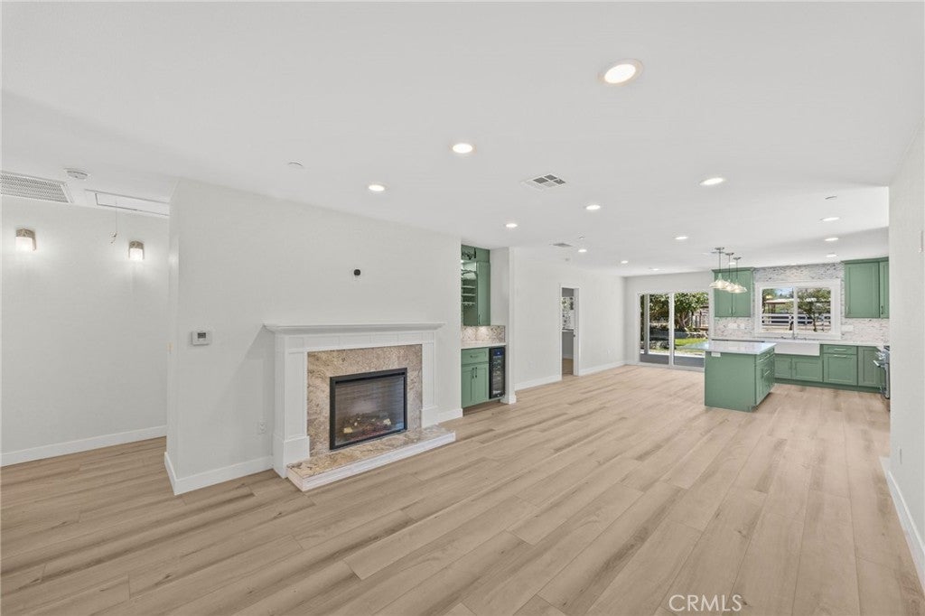 4623 Center Avenue