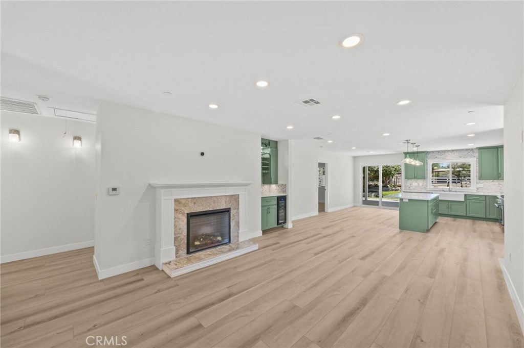 4623 Center Avenue