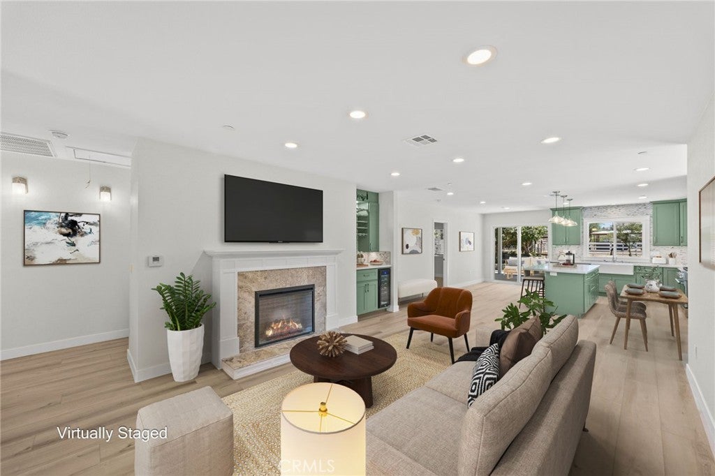 4623 Center Avenue