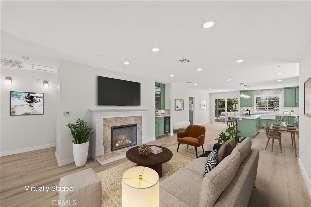4623 Center Avenue