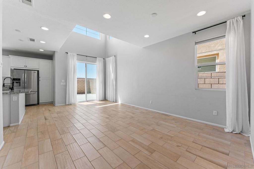 305 Paseo Gusto