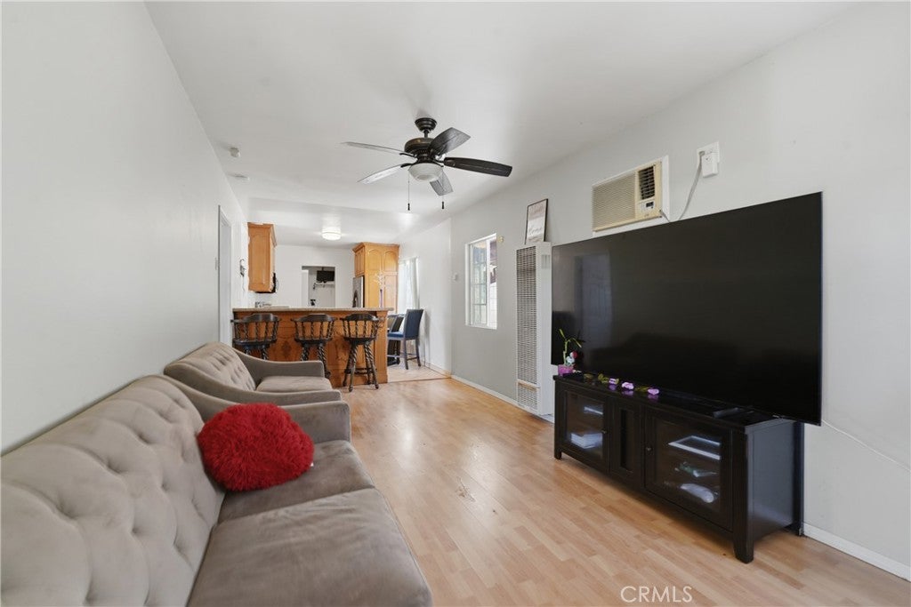 2324 E 108th