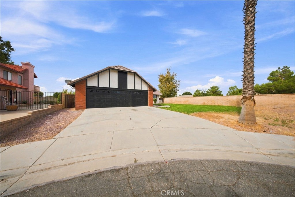 2001 Comstock Court