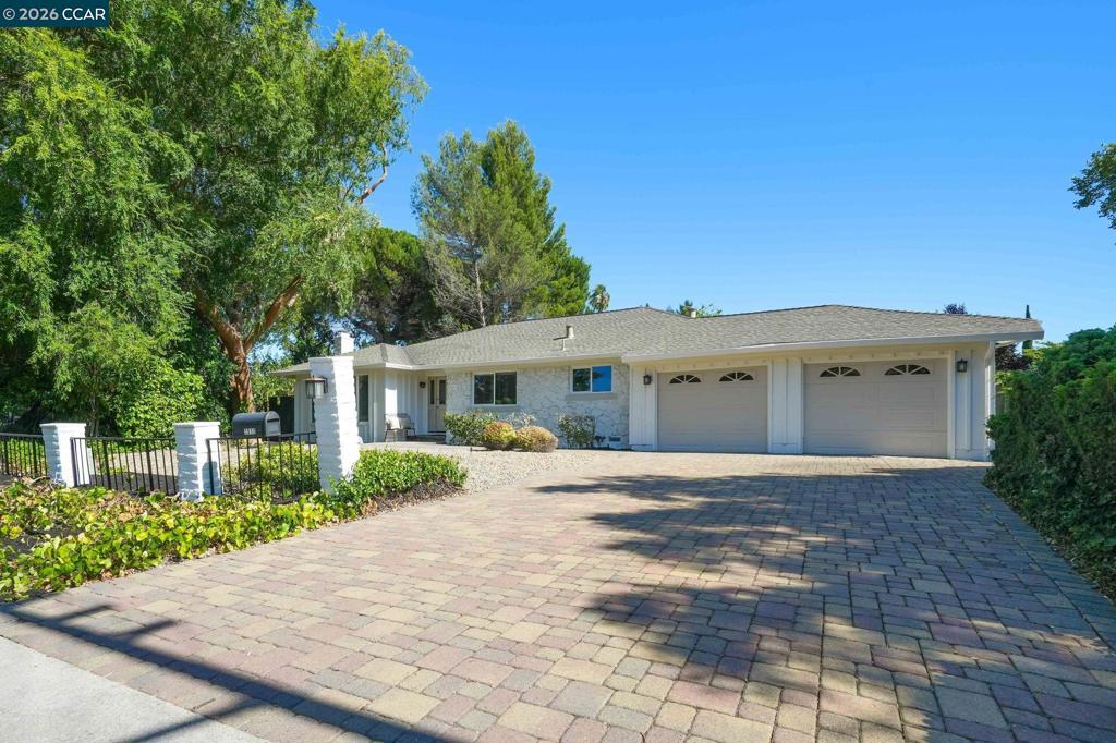 1517 Harlan Dr DR