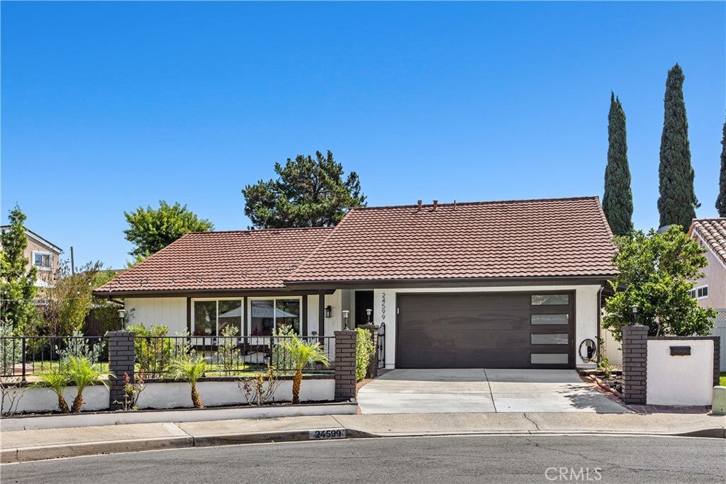 24599 Alcoba Dr