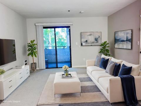 Photo of 880 E Fremont Avenue #720, Sunnyvale, CA 94087 (MLS # ML82039289)