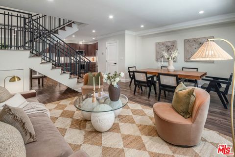 Photo of 1147 N Beachwood Dr #5, Los Angeles, CA 90038 (MLS # 26832623)