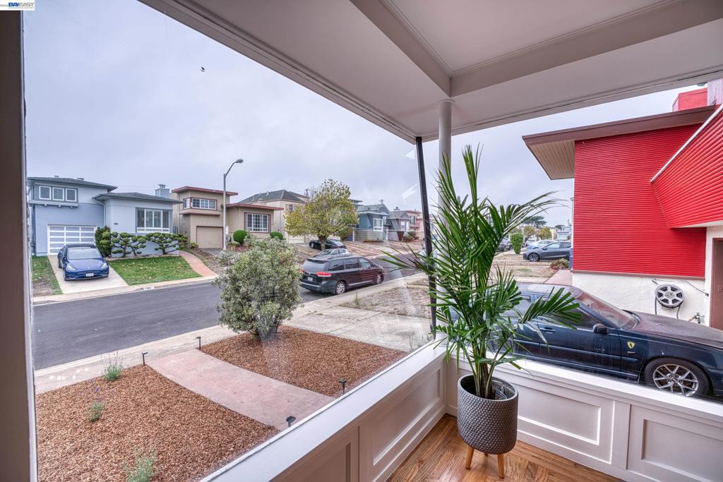 77 Clifton Dr