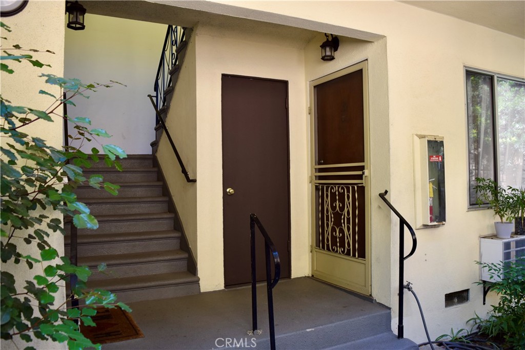 341 N Isabel Street