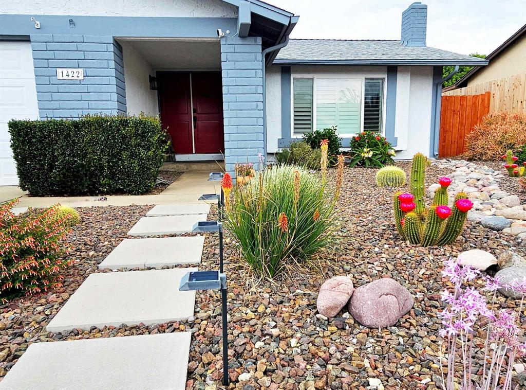 1422 Cottonwood Court