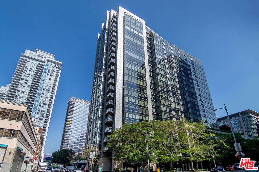 Photo of 1155 S Grand Avenue #1511, Los Angeles, CA 90015 (MLS # 26682225)