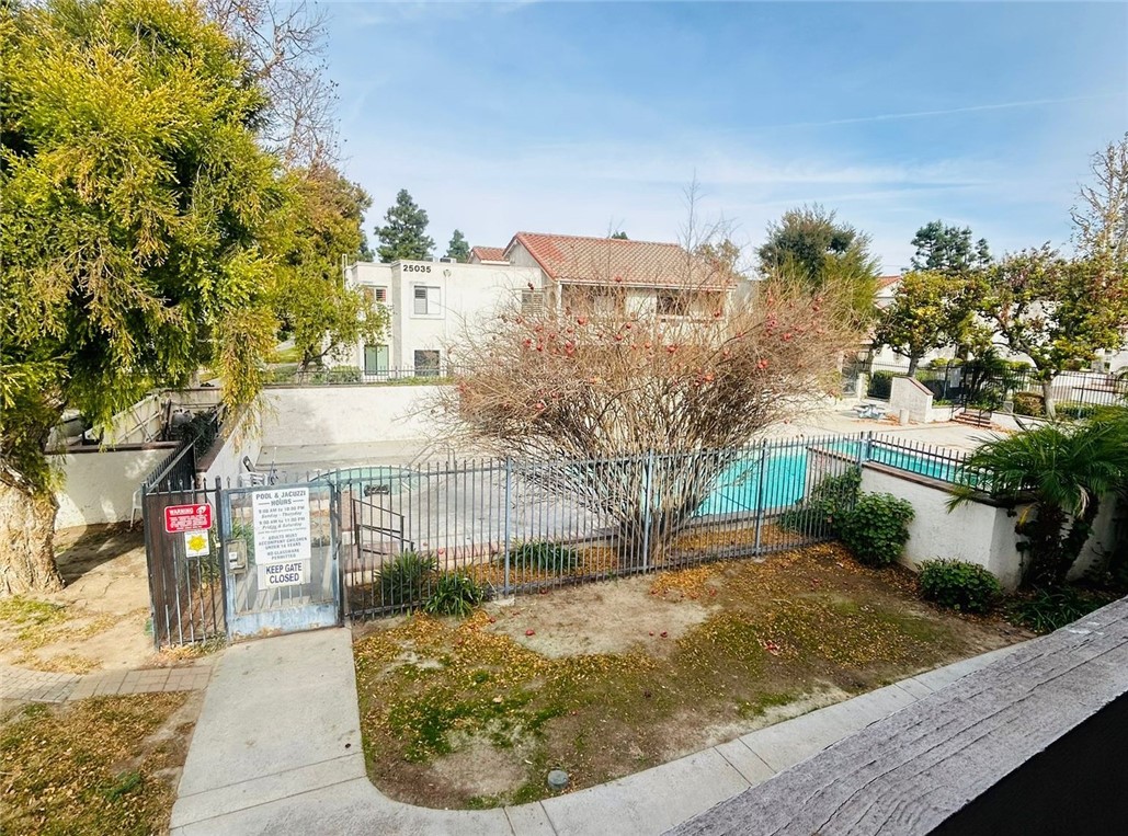 Peachland Condos (PCHC) - Residential Lease