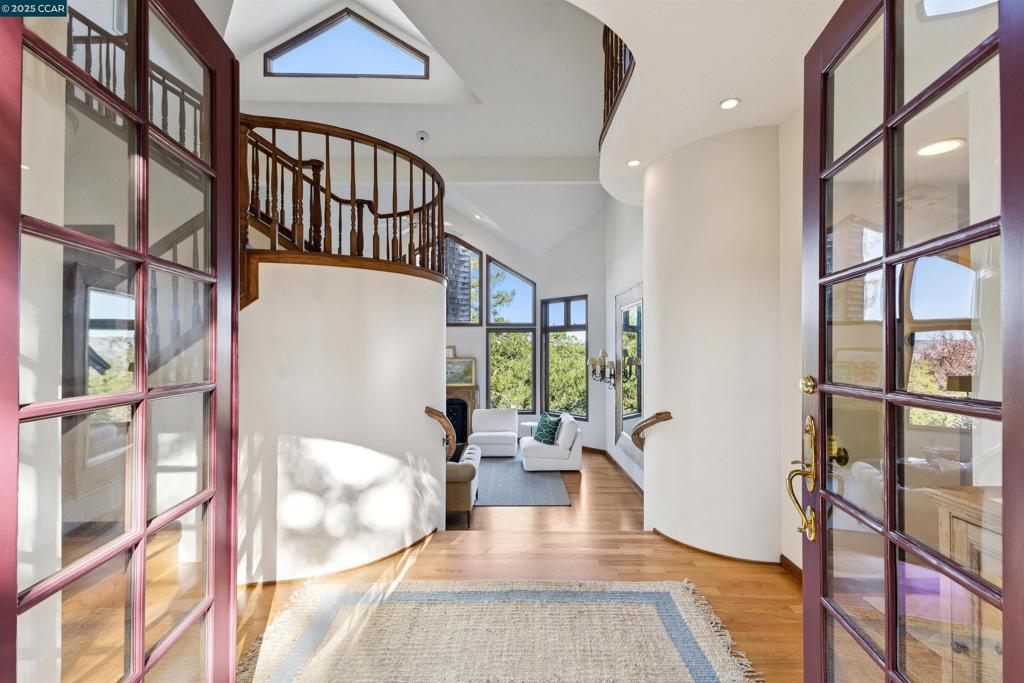 COUNTRY CLB AREA - Residential