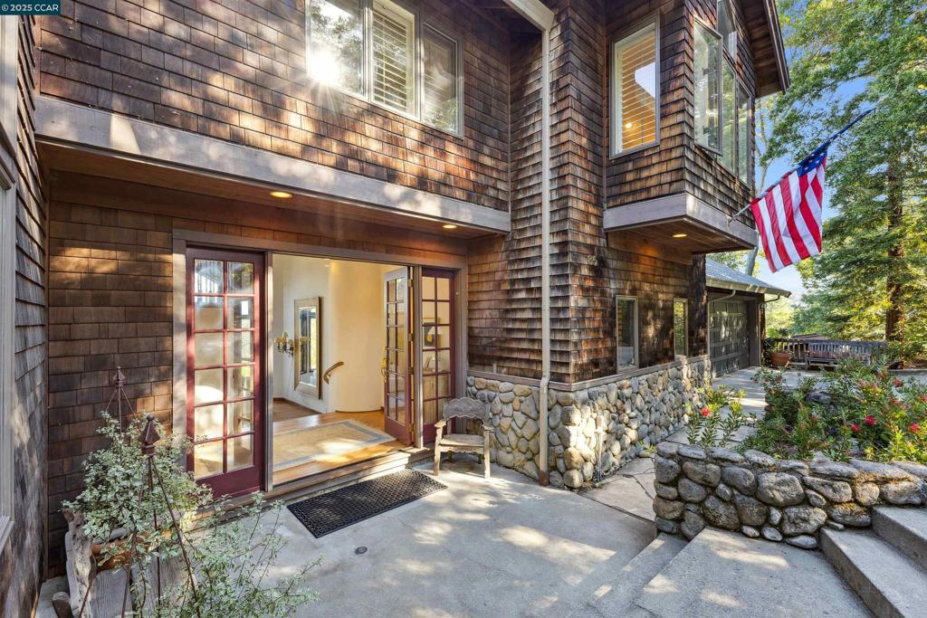 COUNTRY CLB AREA - Residential