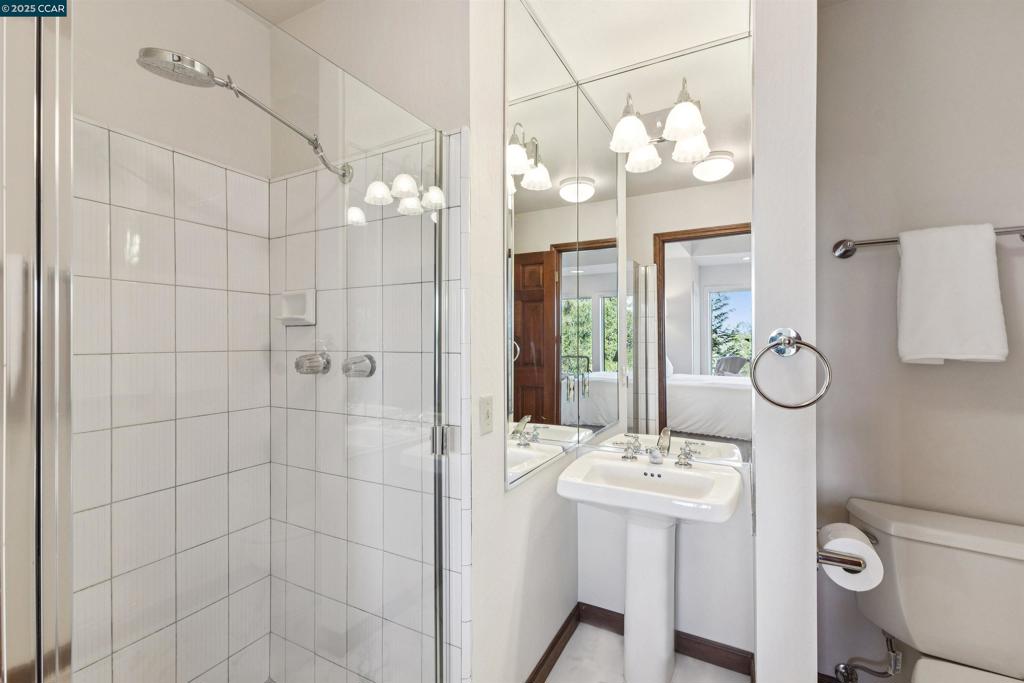 COUNTRY CLB AREA - Residential