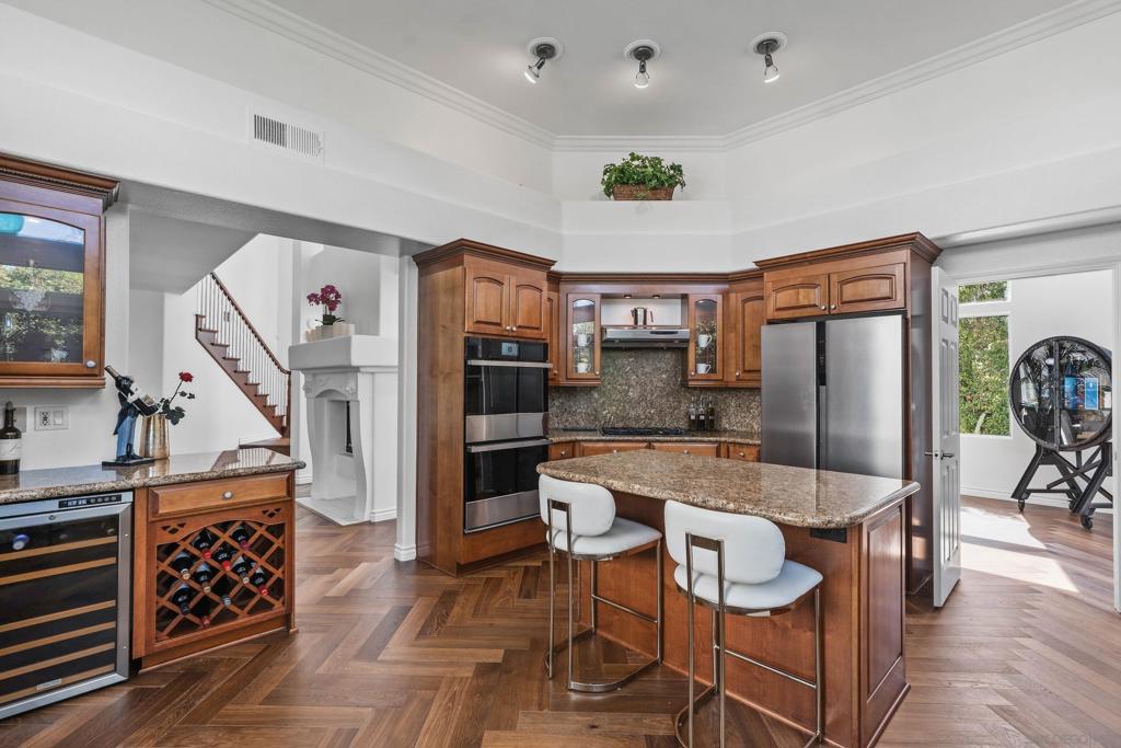4934 Amador Dr
