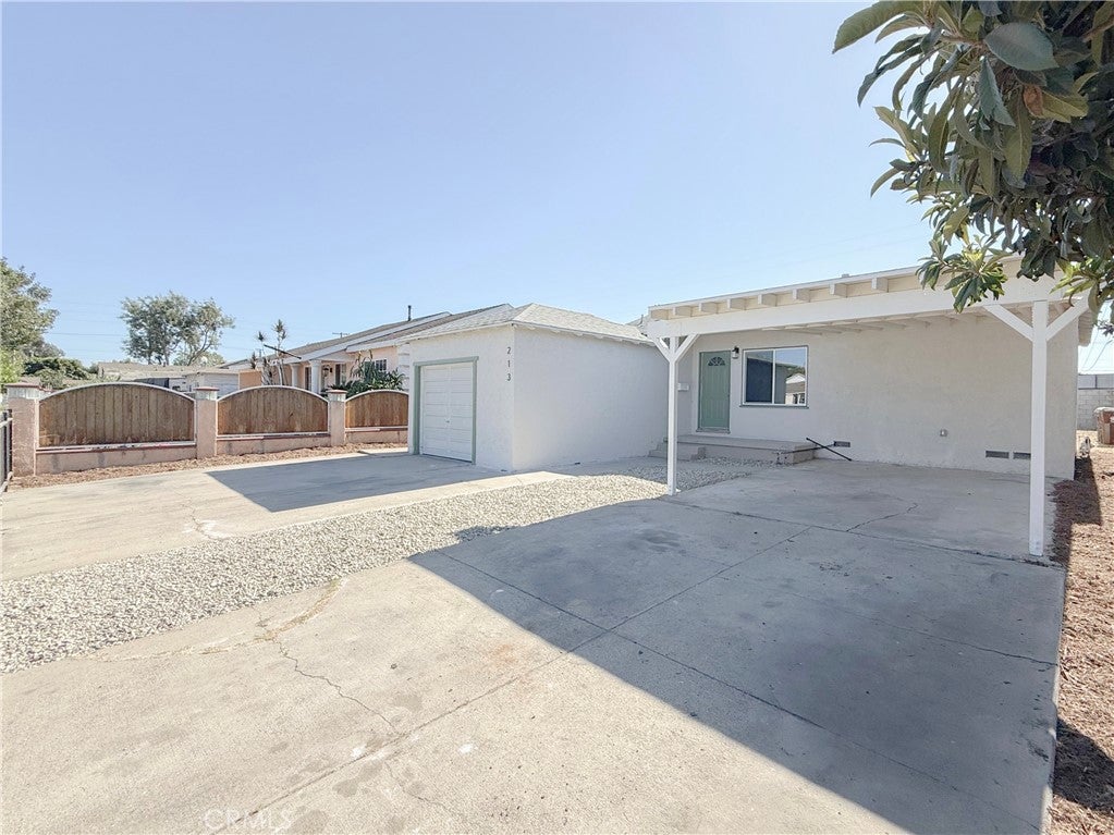 213 N Broadacres Avenue