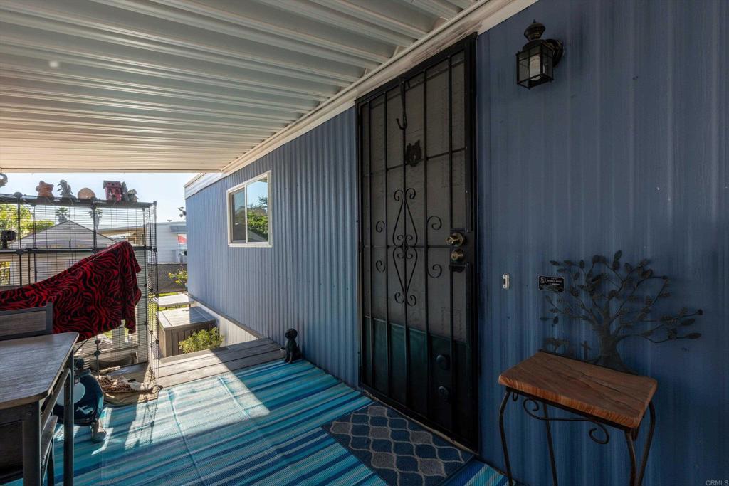 1010 E Bobier Drive 44