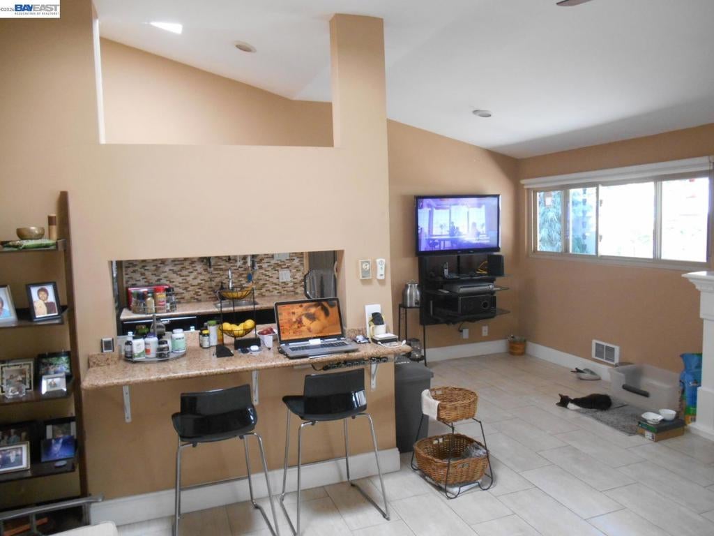 500 W Middlefield Rd RD 178, Mountain View CA 94043