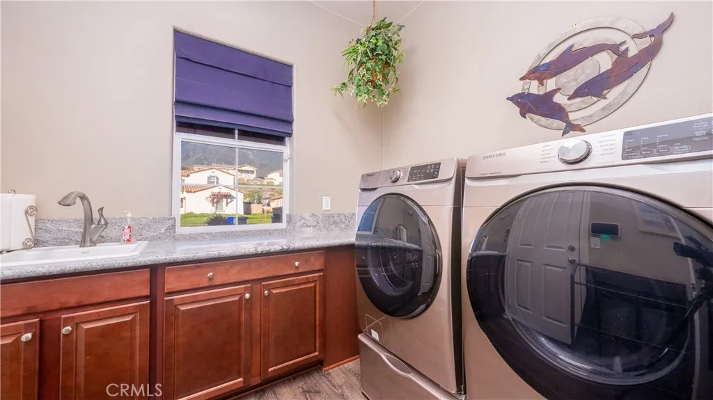 Rancho Cucamonga, California 91739, United States, 3 Bedrooms Bedrooms, ,4 BathroomsBathrooms,Residential,Active,250818