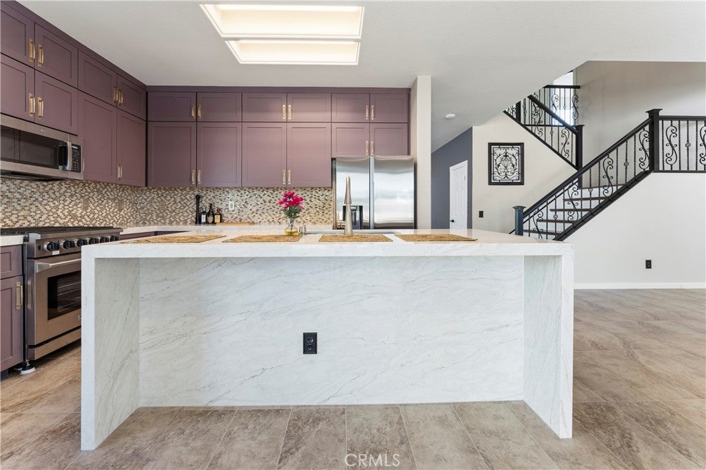 976 Hemingway Drive