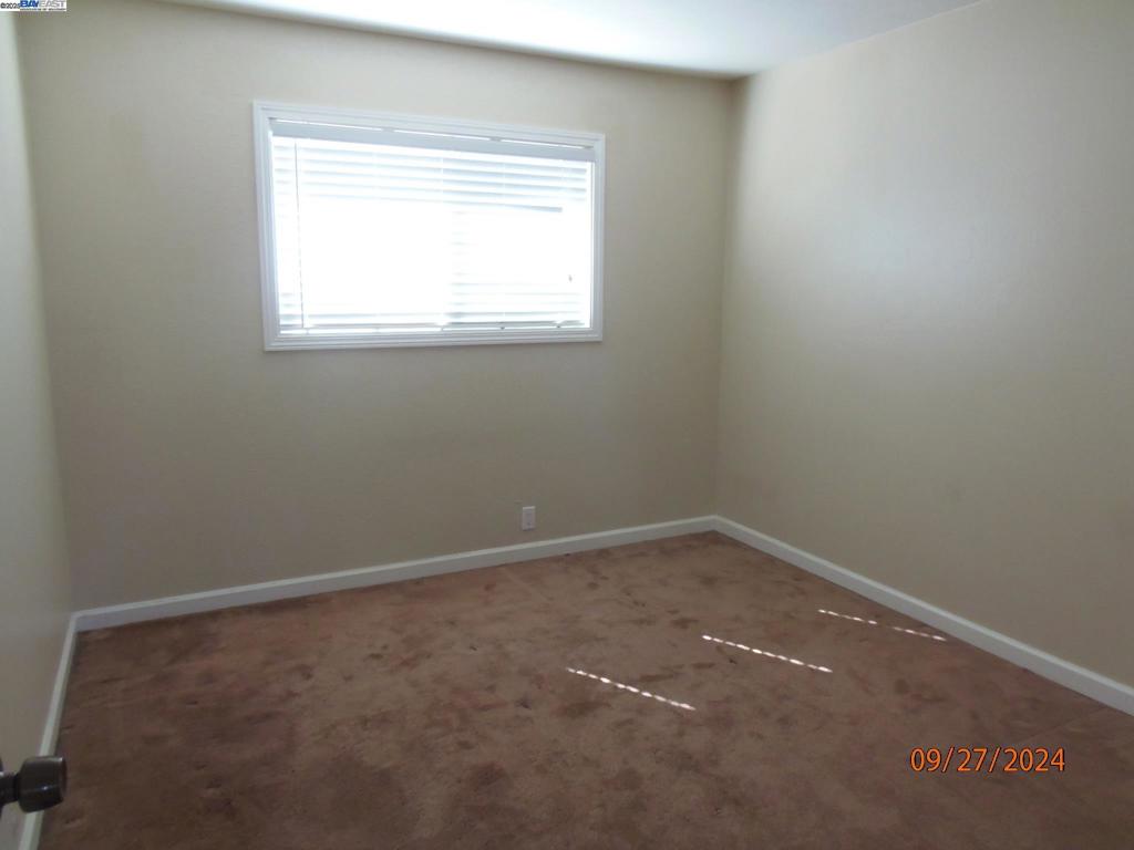 GLENOAKS - Residential Lease