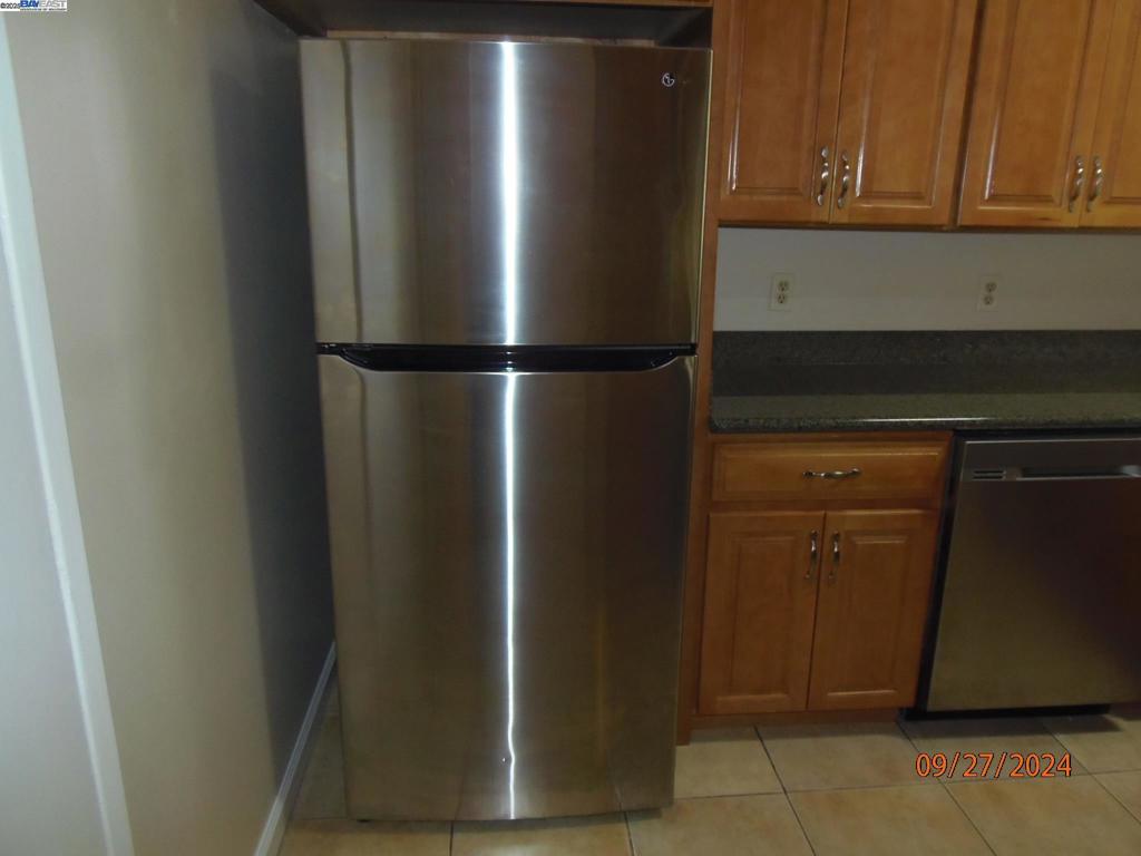 GLENOAKS - Residential Lease