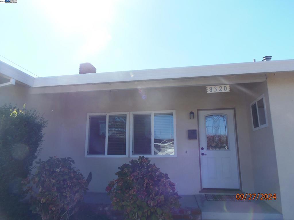 GLENOAKS - Residential Lease