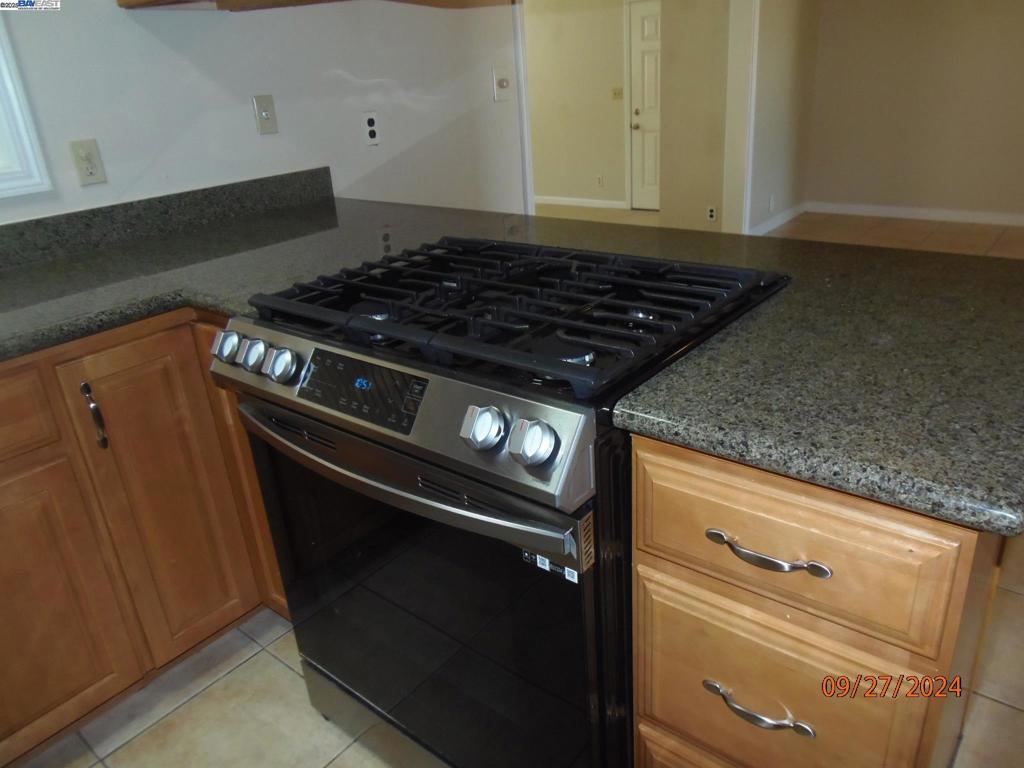 GLENOAKS - Residential Lease