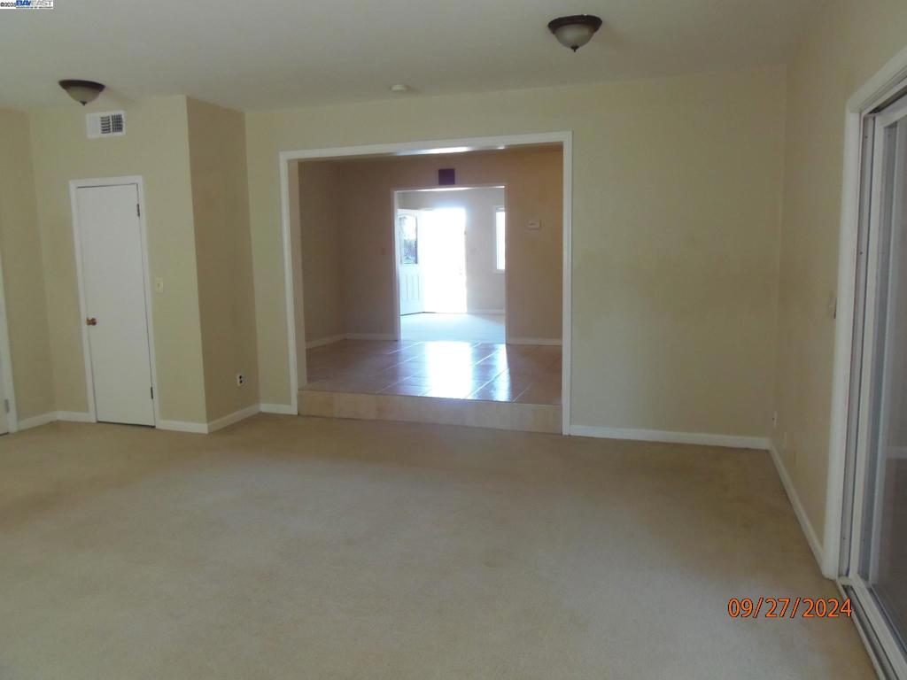 GLENOAKS - Residential Lease